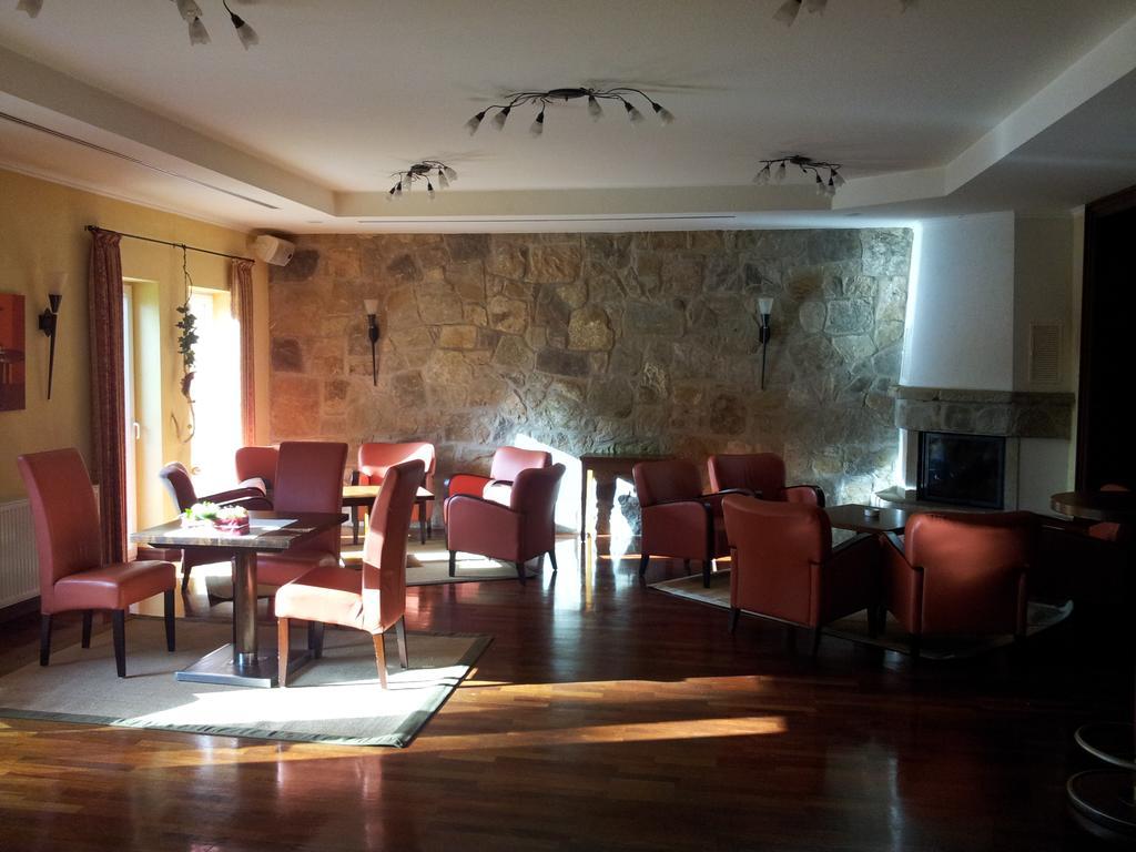 Hotel Restaurant Am Pfauenhof Quakenbrück Exterior foto